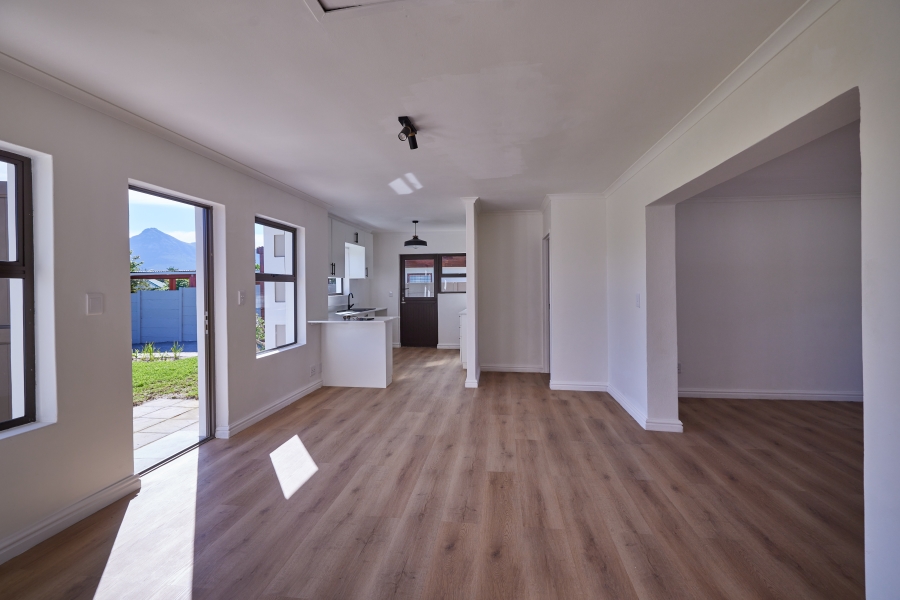 3 Bedroom Property for Sale in Milkwood Park Western Cape